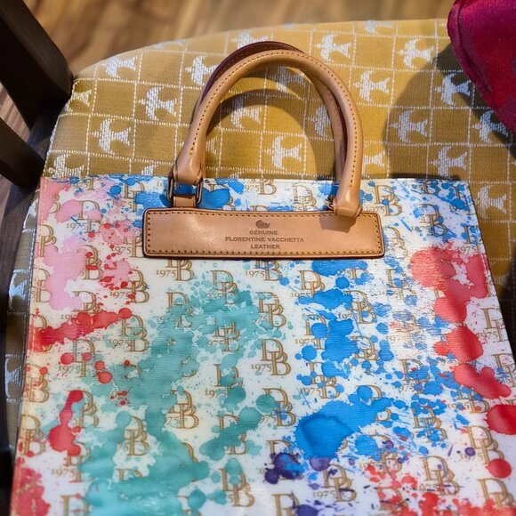 Dooney & Bourke Signature Splash Janine Purse - Picture 4 of 4